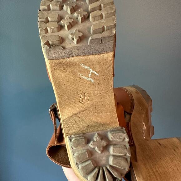 MIA Brown Leather Clogs - Picture 6 of 6
